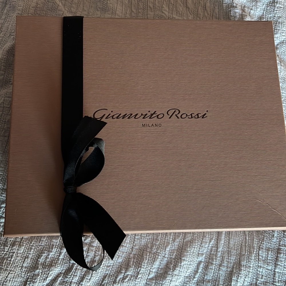 Gianvito Rossi gold heels - Picture 5 of 6